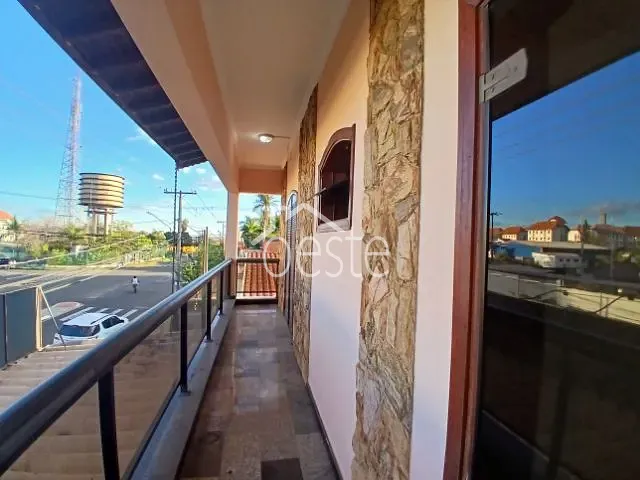 Sobrado com 250m² 3 quartos e 4 banheiros, para alugar, no bairro Jardim São Francisco em Santa Bárbara D'Oeste