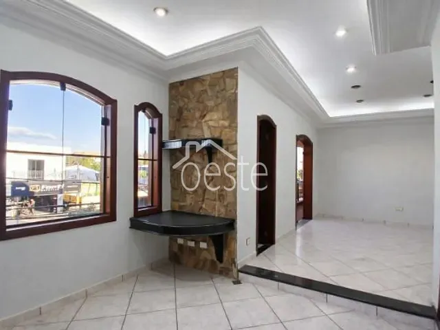 Sobrado com 250m² 3 quartos e 4 banheiros, para alugar, no bairro Jardim São Francisco em Santa Bárbara D'Oeste
