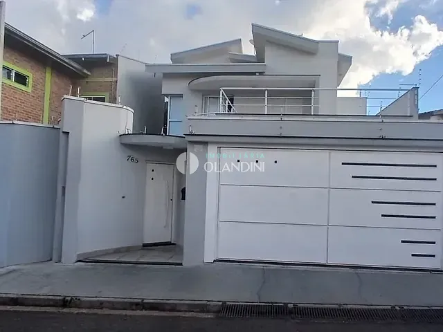 Sobrado com 340m² 3 quartos e 3 banheiros, à venda, no bairro Jardim Ricardo Duzzi em Artur Nogueira