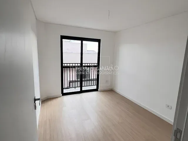 Casa 3 quartos e 3 banheiros, à venda, no bairro Xaxim em Curitiba