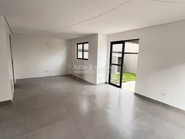 Casa 3 quartos e 3 banheiros, à venda, no bairro Xaxim em Curitiba
