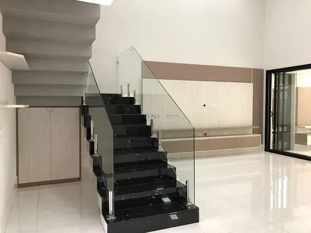 Sobrado com 450m² 5 quartos e 6 banheiros, à venda, no bairro Residencial Damha II em Campo Grande