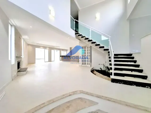 Sobrado com 444m² 4 quartos e 5 banheiros, à venda, no bairro Urbanova em São José dos Campos