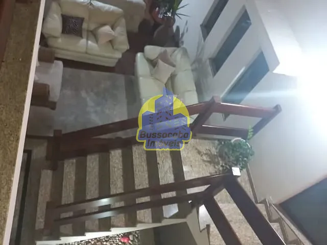 Sobrado com 320m² 4 quartos e 5 banheiros, à venda, no bairro Jardim D Abril em Osasco