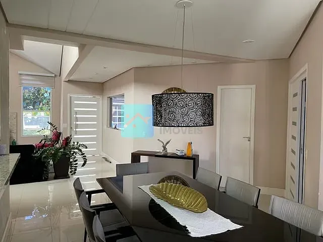 Sobrado com 450m² 3 quartos e 3 banheiros, à venda, no bairro Urbanova VI em São José dos Campos