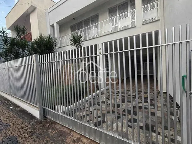 Sobrado com 250m² 2 quartos e 3 banheiros, para alugar, no bairro Centro em Santa Bárbara D'Oeste