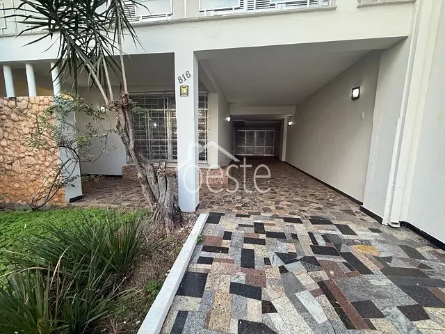 Sobrado com 250m² 2 quartos e 3 banheiros, para alugar, no bairro Centro em Santa Bárbara D'Oeste