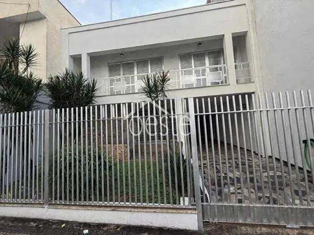 Sobrado com 250m² 2 quartos e 3 banheiros, para alugar, no bairro Centro em Santa Bárbara D'Oeste