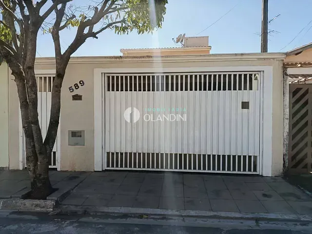 Sobrado com 150m² 3 quartos e 2 banheiros, à venda, no bairro Parque Residencial Itamaraty em Artur Nogueira