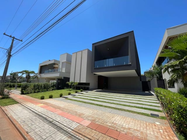 Sobrado com 449m² 4 quartos e 6 banheiros, à venda, no bairro Parque dos Novos Estados em Campo Grande