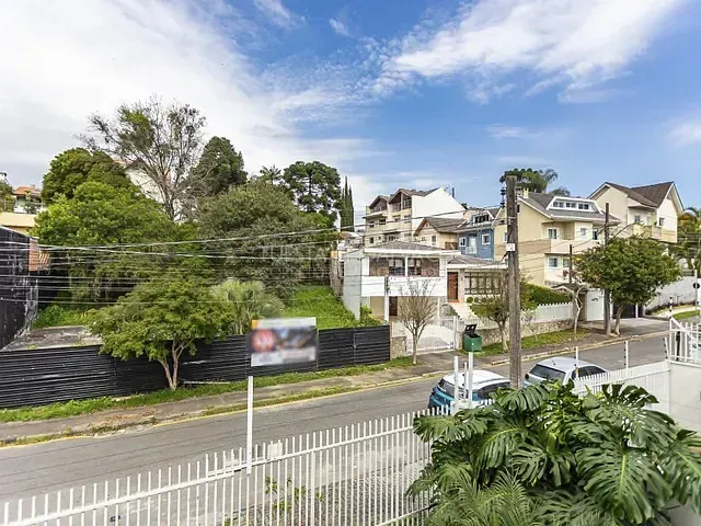 Sobrado com 135m² 3 quartos e 3 banheiros, à venda, no bairro Mercês em Curitiba