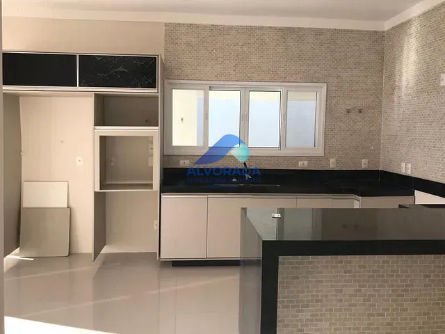 Sobrado 4 quartos e 5 banheiros, à venda ou para alugar, no bairro Condomínio Residencial Jaguary em São José dos Campos