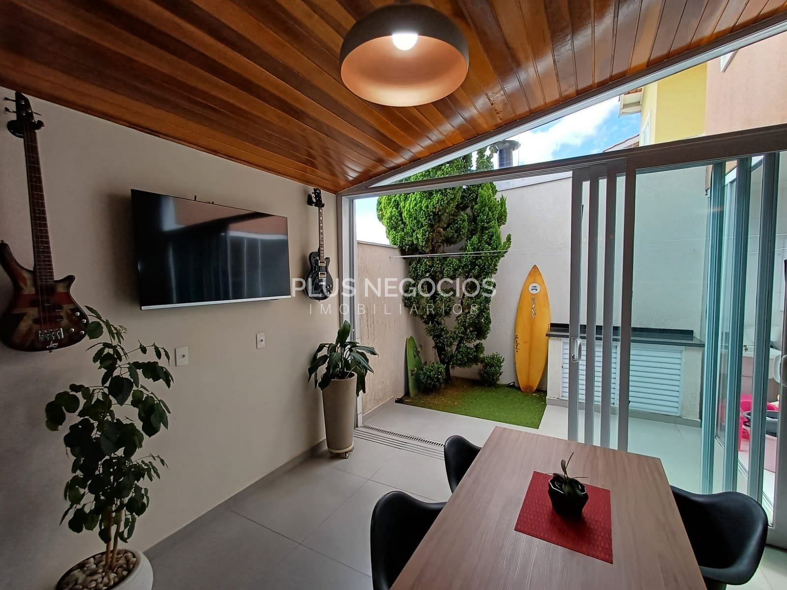 Sobrado à venda com 3 quartos, 150m² - Foto 1