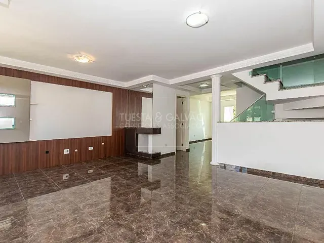 Sobrado com 205m² 3 quartos e 3 banheiros, à venda, no bairro Vila Izabel em Curitiba