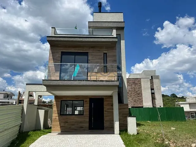 Sobrado 3 quartos e 4 banheiros, à venda, no bairro Santa Cândida em Curitiba