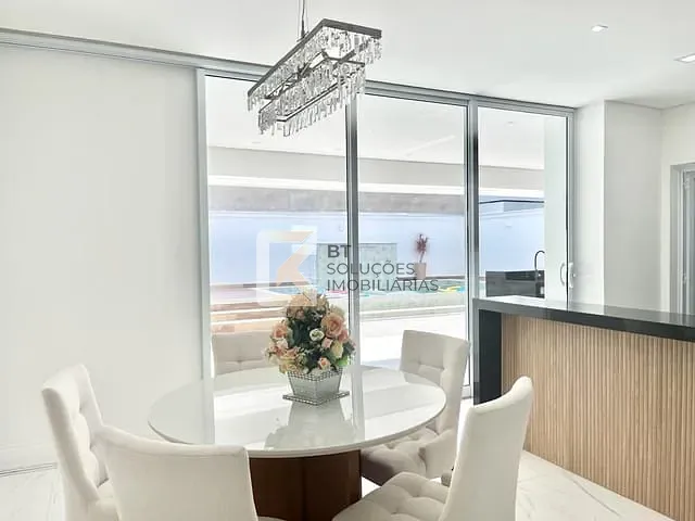 Sobrado com 300m² 3 quartos e 2 banheiros, à venda, no bairro Jardins Di Roma em Indaiatuba