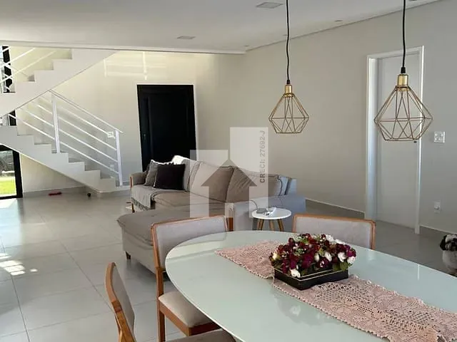 Sobrado com 300m² 3 quartos e 3 banheiros, à venda, no bairro São Venâncio em Itupeva