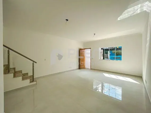 Sobrado 3 quartos e 3 banheiros, à venda, no bairro Vila Romero em São Paulo