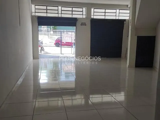 Sobrado à venda, no bairro Centro em Votorantim