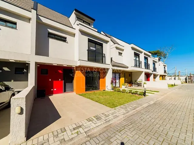 Sobrado com 112m² 3 quartos e 2 banheiros, à venda, no bairro Alto Boqueirão em Curitiba