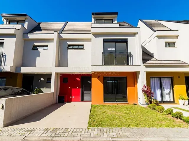 Sobrado com 112m² 3 quartos e 2 banheiros, à venda, no bairro Alto Boqueirão em Curitiba