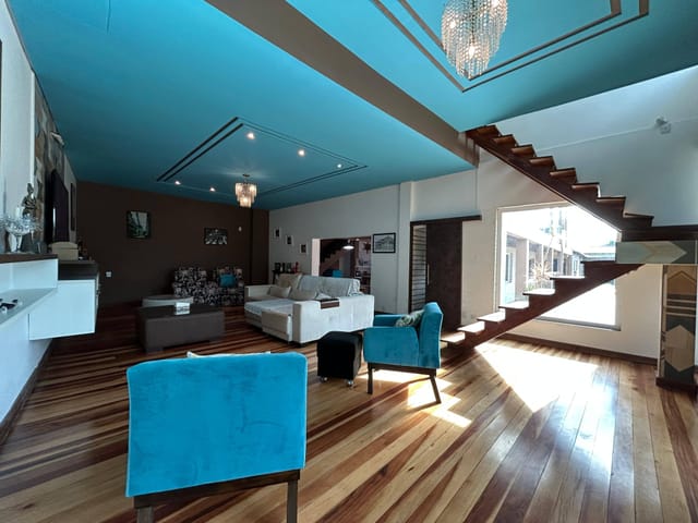 Casa com 2000m² 4 quartos e 6 banheiros, à venda, no bairro Laranjal em Pelotas
