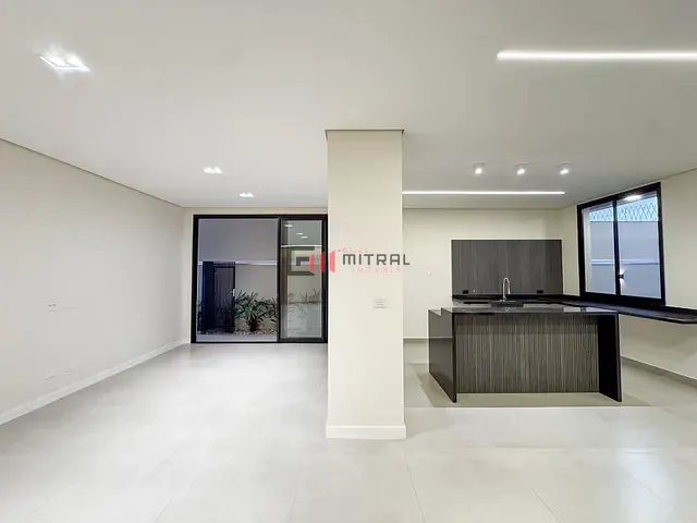 Sobrado com 252m² 4 quartos e 5 banheiros, à venda, no bairro Gleba Simon Frazer em Londrina