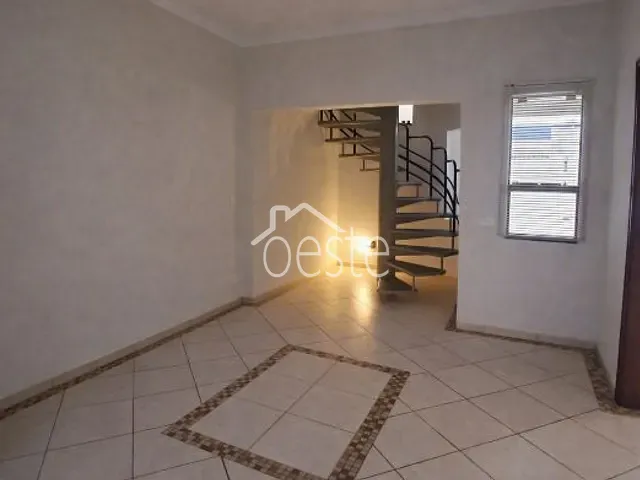 Sobrado com 250m² 3 quartos e 3 banheiros, para alugar, no bairro Centro em Santa Bárbara D'Oeste