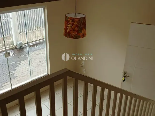 Sobrado 3 quartos e 2 banheiros, para alugar, no bairro Jardim Rezek II em Artur Nogueira