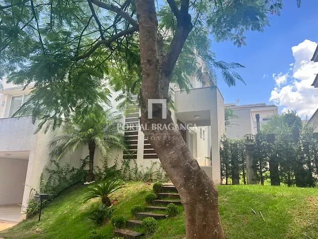 Sobrado com 330m² 3 quartos e 3 banheiros, para alugar, no bairro Condomínio Residencial Euroville em Bragança Paulista
