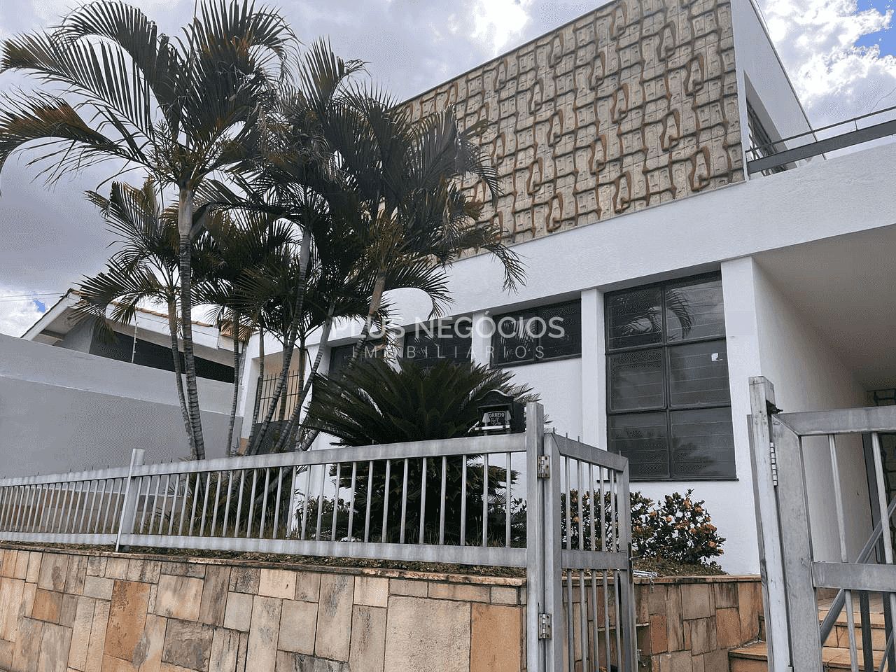 Sobrado para alugar com 1 quarto, 250m² - Foto 1