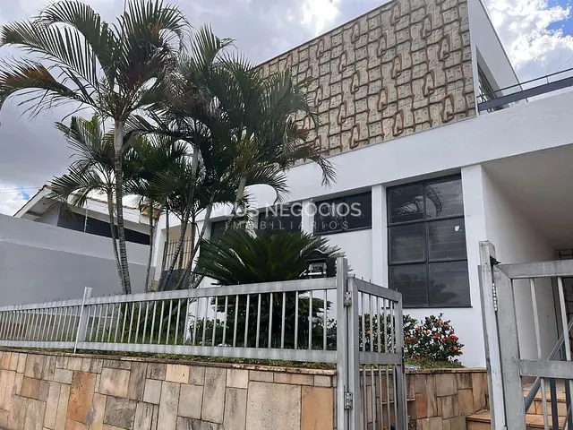 Casa com 330m², para alugar, no bairro Jardim Santa Rosália em Sorocaba