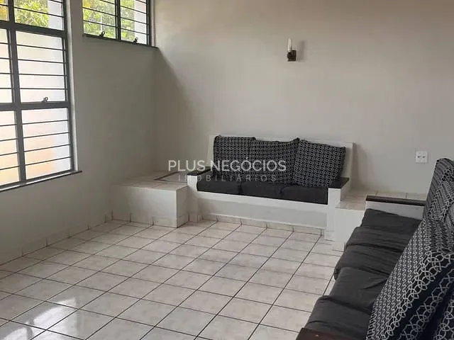 Casa com 330m², para alugar, no bairro Jardim Santa Rosália em Sorocaba