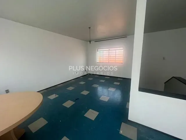 Casa com 330m², para alugar, no bairro Jardim Santa Rosália em Sorocaba