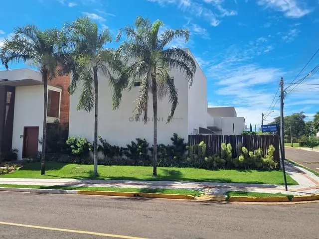 Sobrado 4 quartos e 5 banheiros, à venda, no bairro Chácara Cachoeira em Campo Grande