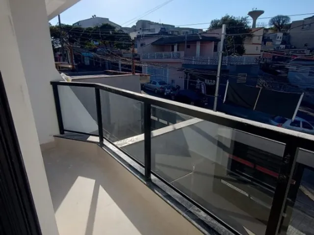 Sobrado 3 quartos e 2 banheiros, à venda, no bairro Parque das Nações em Santo André