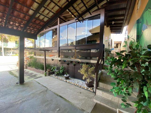 Sobrado com 120m² 3 quartos e 3 banheiros, à venda, no bairro Ingleses do Rio Vermelho em Florianópolis