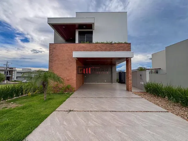 Sobrado com 252m² 4 quartos e 5 banheiros, à venda, no bairro Conjunto Habitacional Alexandre Urbanas em Londrina