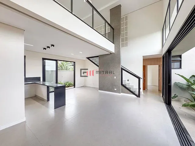 Sobrado com 252m² 4 quartos e 5 banheiros, à venda, no bairro Conjunto Habitacional Alexandre Urbanas em Londrina