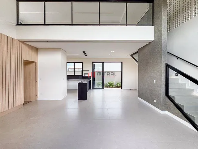 Sobrado com 252m² 4 quartos e 5 banheiros, à venda, no bairro Conjunto Habitacional Alexandre Urbanas em Londrina