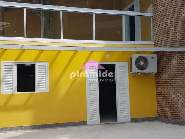 Sobrado com 250m² 5 quartos e 4 banheiros, à venda, no bairro Martim de Sá em Caraguatatuba