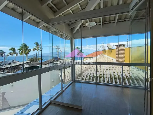 Sobrado com 250m² 5 quartos e 4 banheiros, à venda, no bairro Martim de Sá em Caraguatatuba