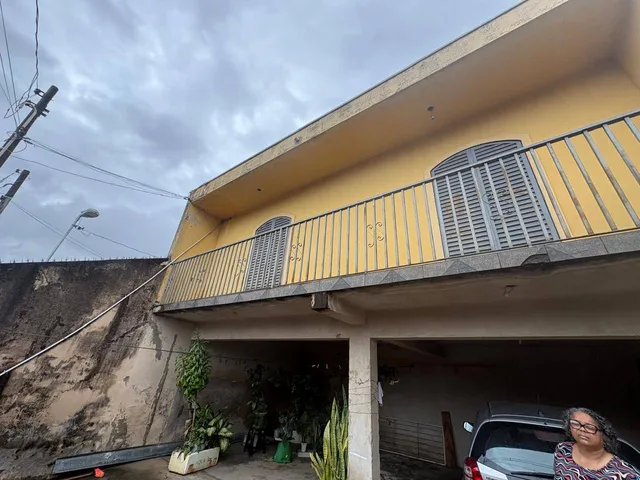 Sobrado com 250m² 3 quartos e 2 banheiros, à venda, no bairro Parque Valença I em Campinas