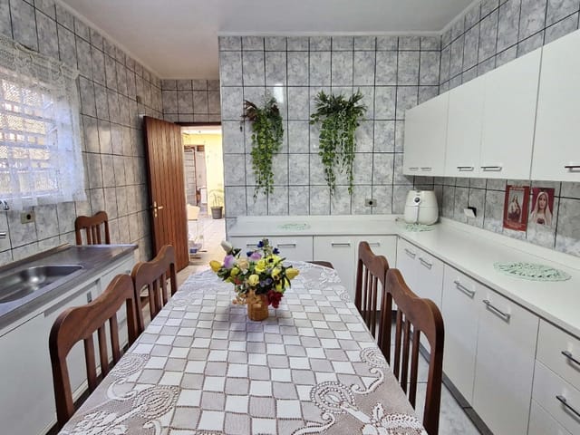 Foto do Sobrado - Sobrado para venda em Jardim Bom Refúgio com 2 quartos, 124m² | Lares e Andares Imóveis