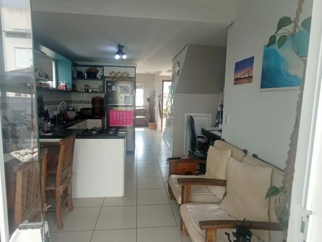 Sobrado com 161m², à venda, no bairro Ingleses do Rio Vermelho em Florianópolis