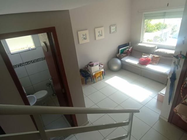 Sobrado com 161m², à venda, no bairro Ingleses do Rio Vermelho em Florianópolis