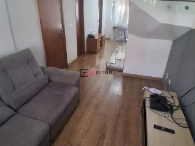 Sobrado 3 quartos e 3 banheiros, à venda, no bairro Parque Jamaica em Londrina