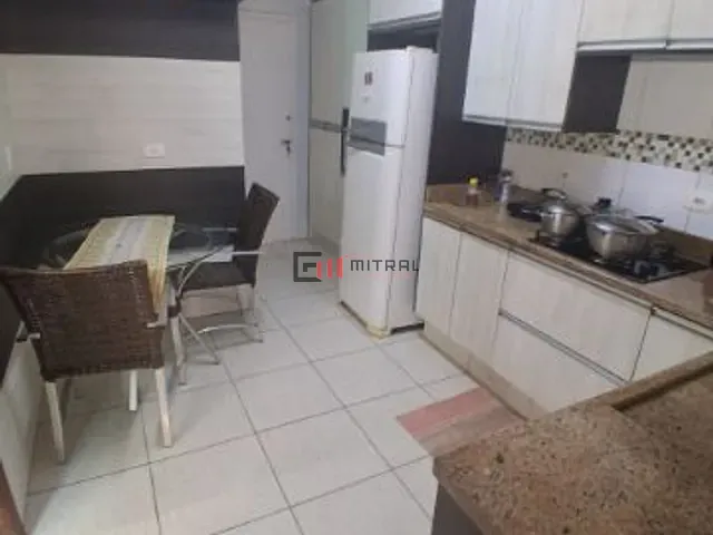 Sobrado 3 quartos e 3 banheiros, à venda, no bairro Parque Jamaica em Londrina