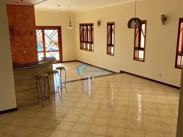 Sobrado com 541m² 4 quartos e 2 banheiros, à venda, no bairro Vila Inglesa em Indaiatuba