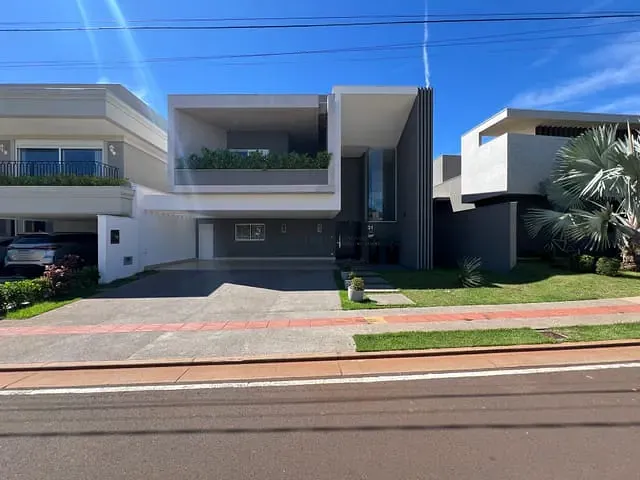 Sobrado com 394m² 4 quartos e 5 banheiros, à venda, no bairro Damha III em Campo Grande
